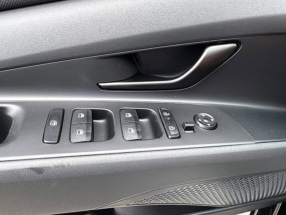 New 2026 Hyundai Elantra SEL Sport FWD image 14
