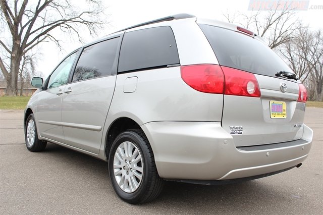 Used 2008 Toyota Sienna XLE Limited image 29