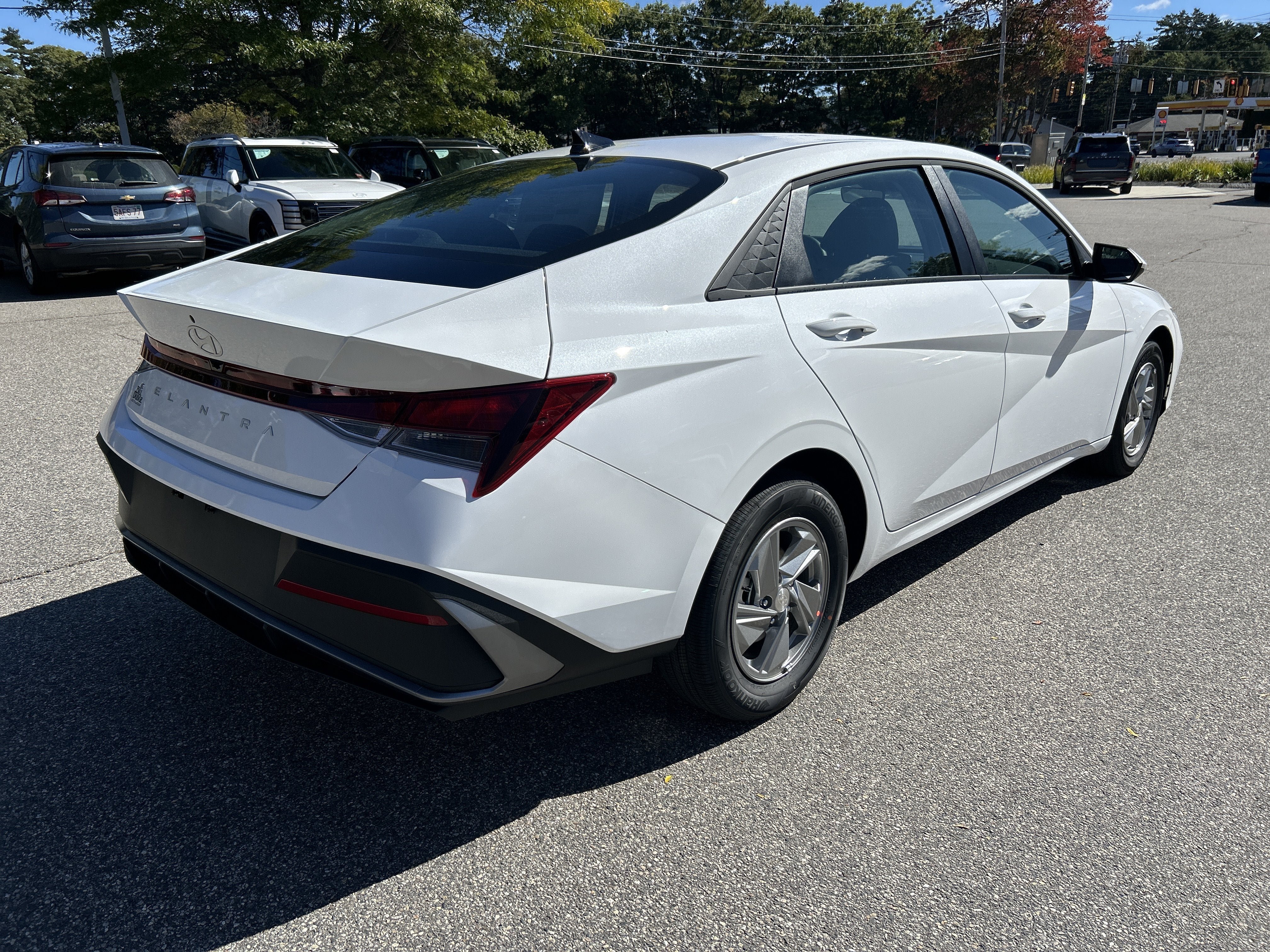 New 2026 Hyundai Elantra SE FWD image 7
