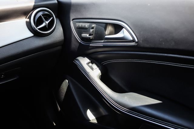 Used 2014 Mercedes-Benz CLA 250 image 27