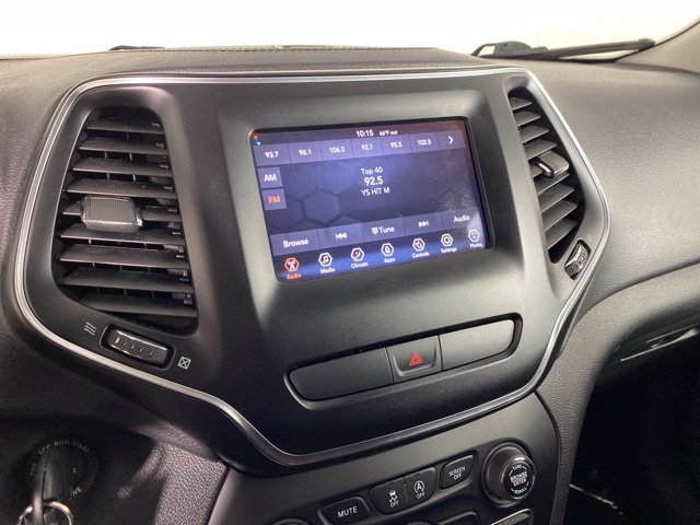 Used 2019 Jeep Cherokee Latitude w/ Cold Weather Group FWD image 32