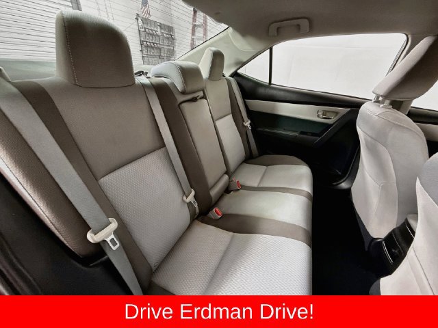 Used 2018 Toyota Corolla LE FWD image 27