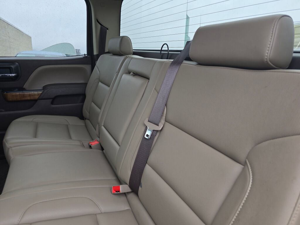 Used 2017 GMC Sierra 2500 SLT w/ Duramax Plus Package image 17