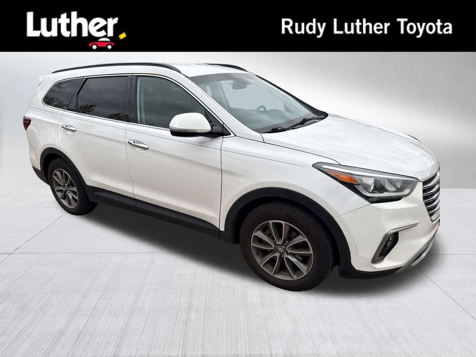Used 2017 Hyundai Santa Fe SE w/ SE Premium Package 02