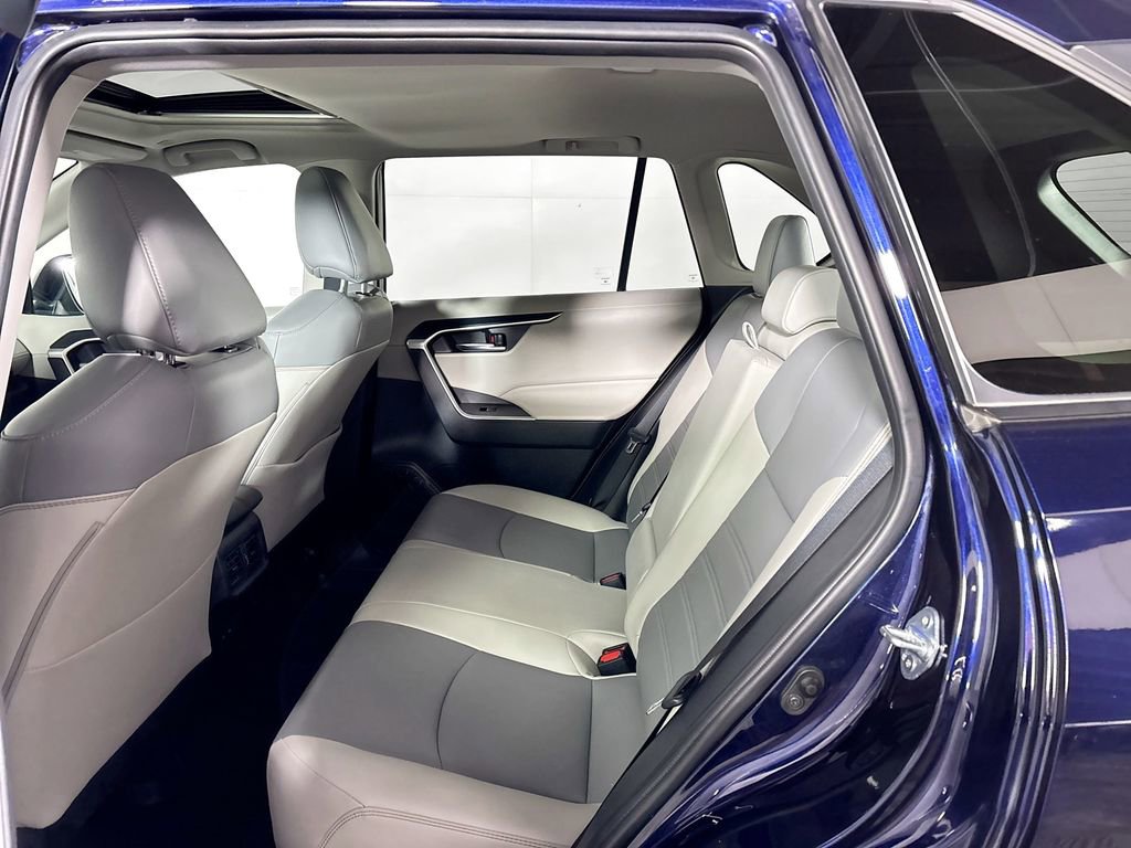 Used 2024 Toyota RAV4 XLE Premium image 20