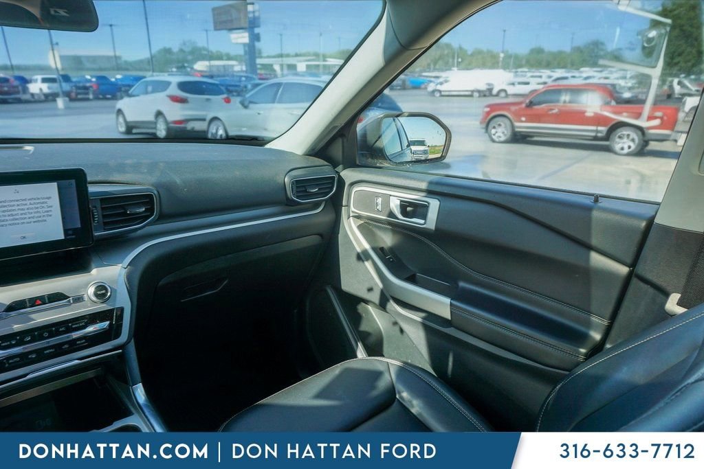Used 2022 Ford Explorer XLT w/ Equipment Group 202A image 16