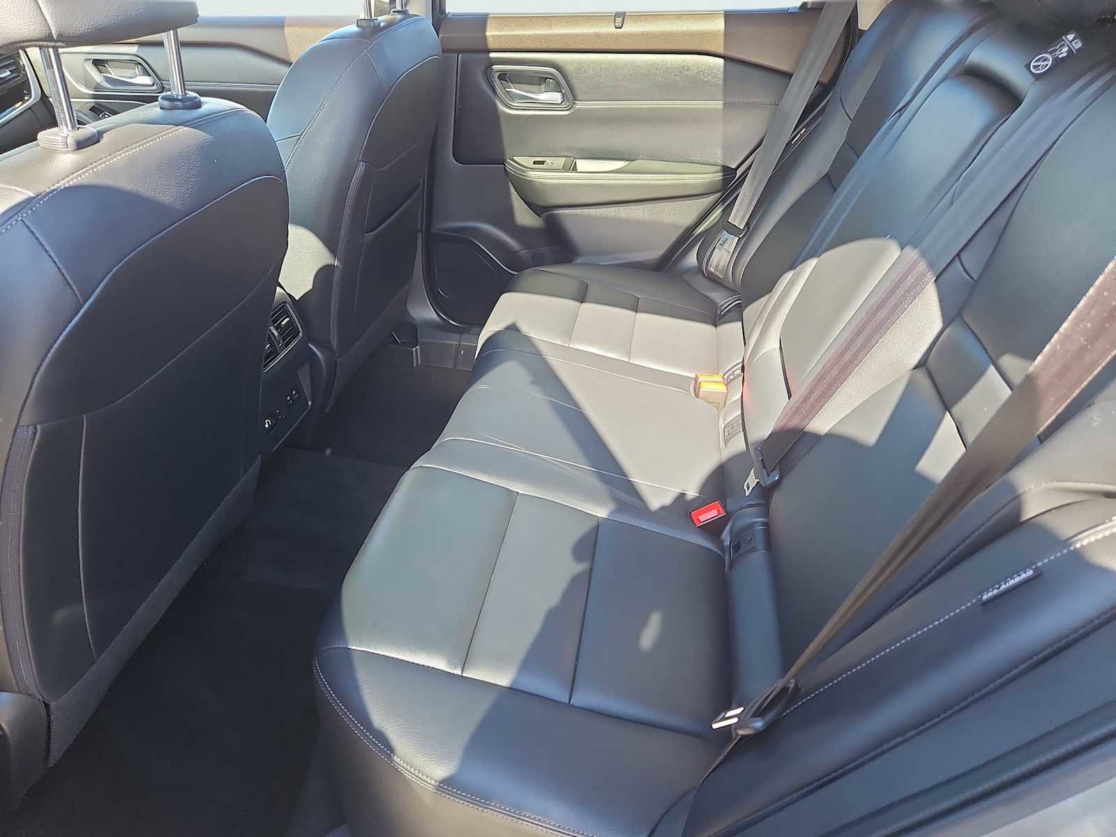 Used 2023 Nissan Rogue SL w/ SL Premium Package image 33