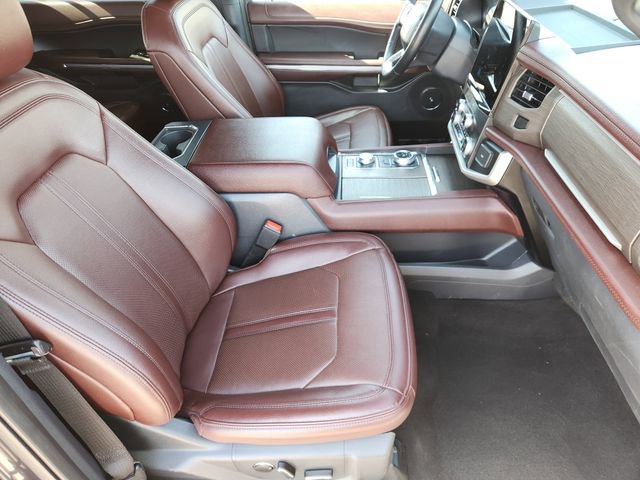 Used 2024 Ford Expedition Limited image 12