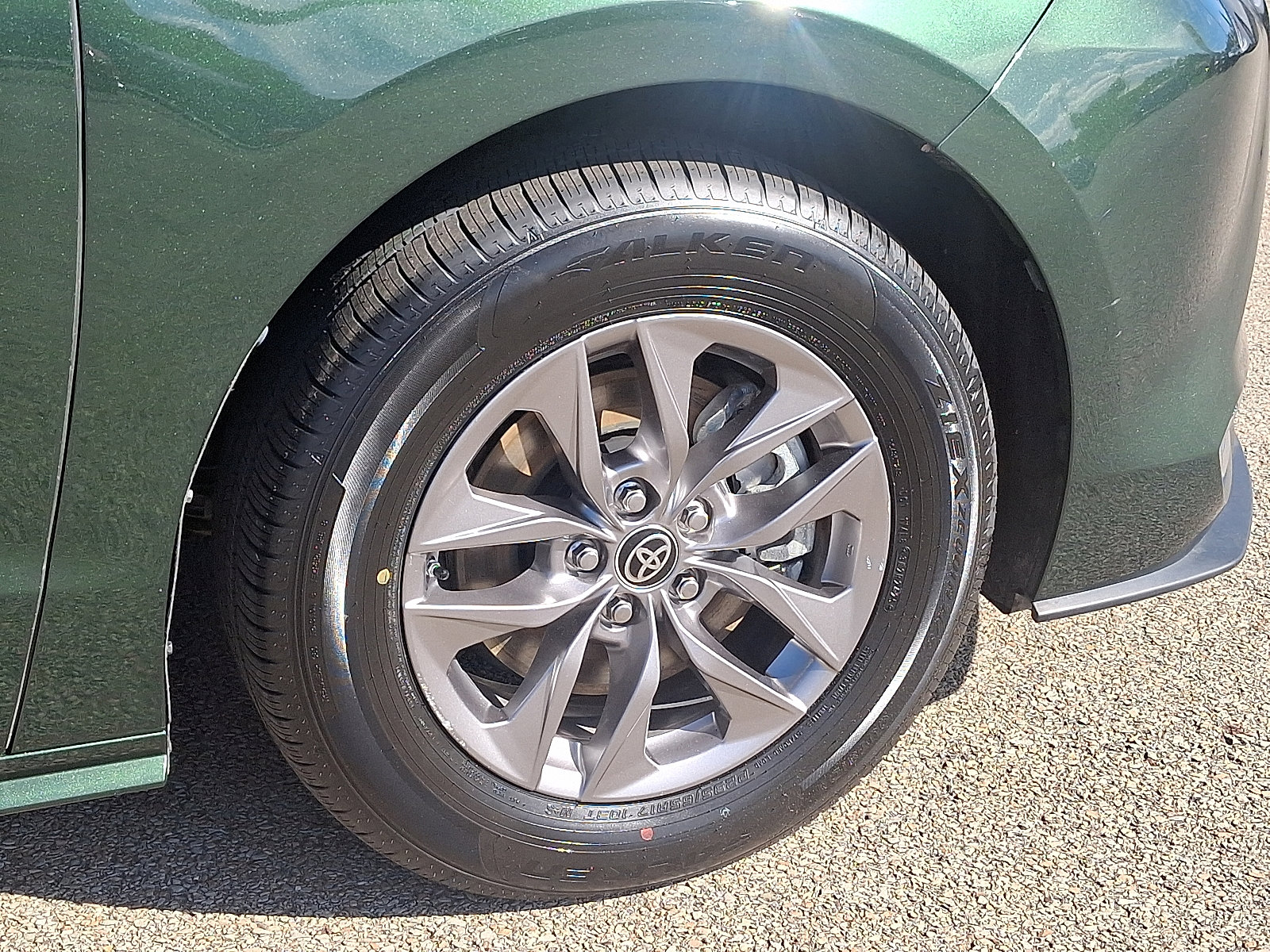 Used 2023 Toyota Sienna XLE image 8