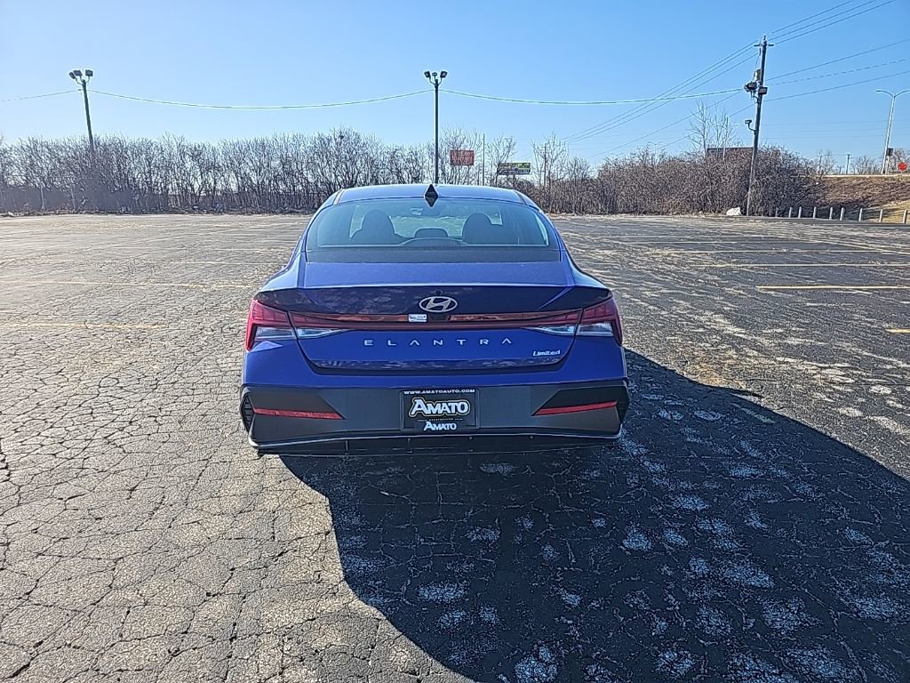 New 2026 Hyundai Elantra Limited FWD image 4
