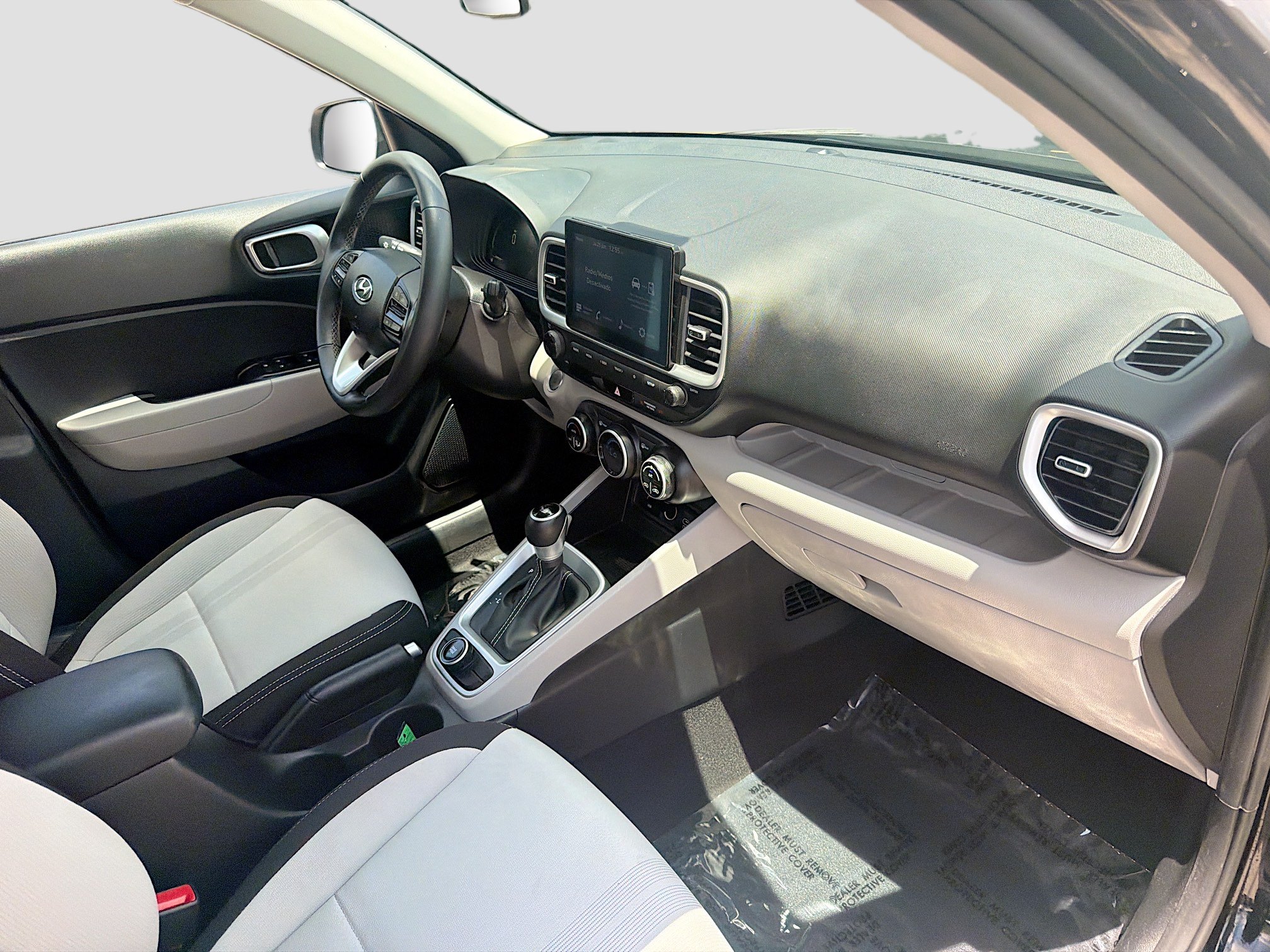 Used 2024 Hyundai Venue SEL FWD image 29