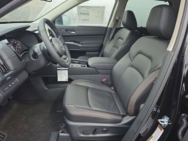 New 2025 Nissan Pathfinder SL image 15