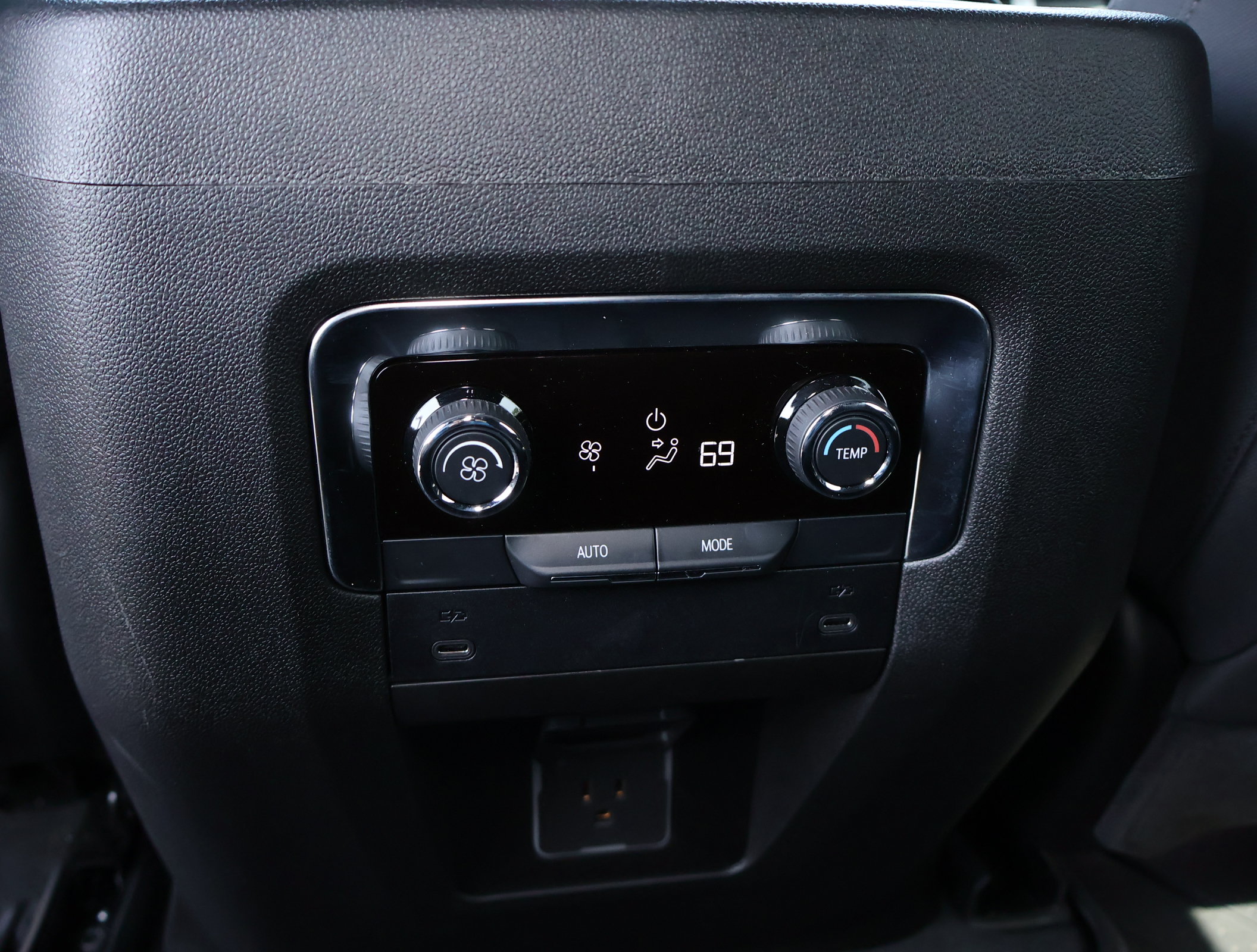 Used 2026 Chevrolet Tahoe LS AWD/4WD image 21