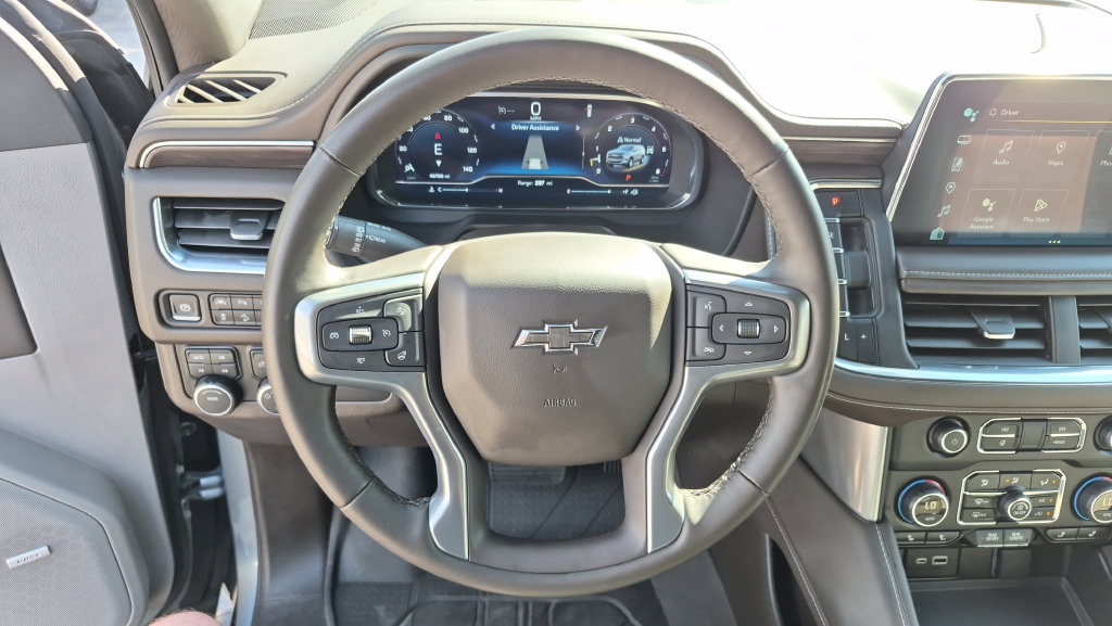Used 2024 Chevrolet Suburban Z71 w/ Luxury Package AWD/4WD image 12