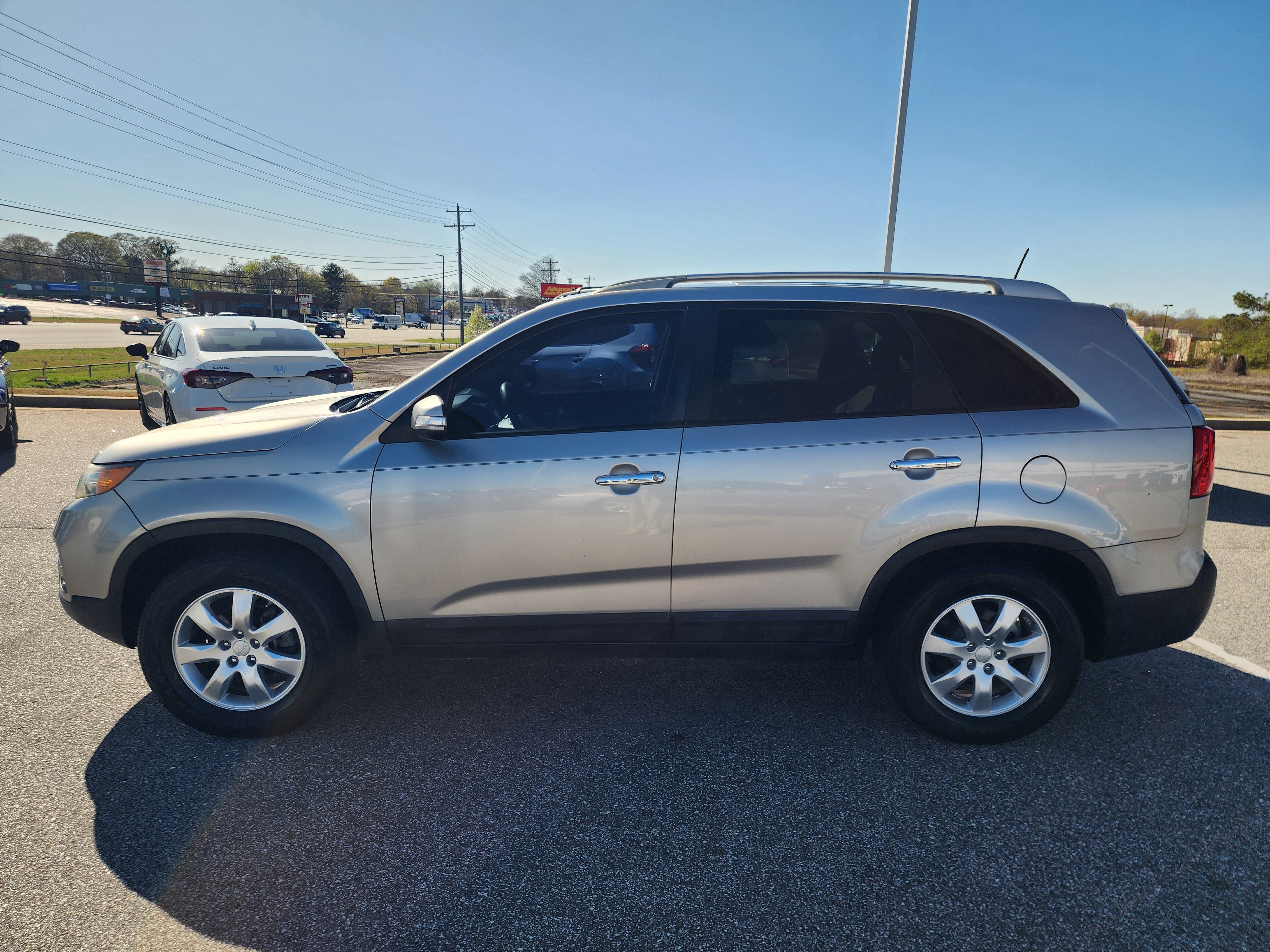 Used 2013 Kia Sorento LX w/ Convenience Pkg image 8