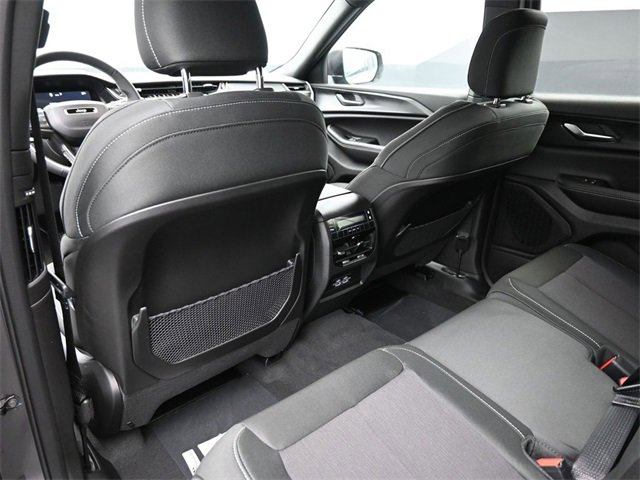 New 2025 Jeep Grand Cherokee L Laredo image 15