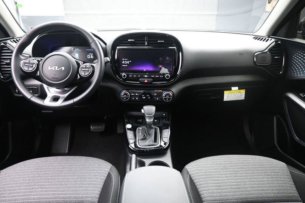 Used 2025 Kia Soul EX FWD image 9