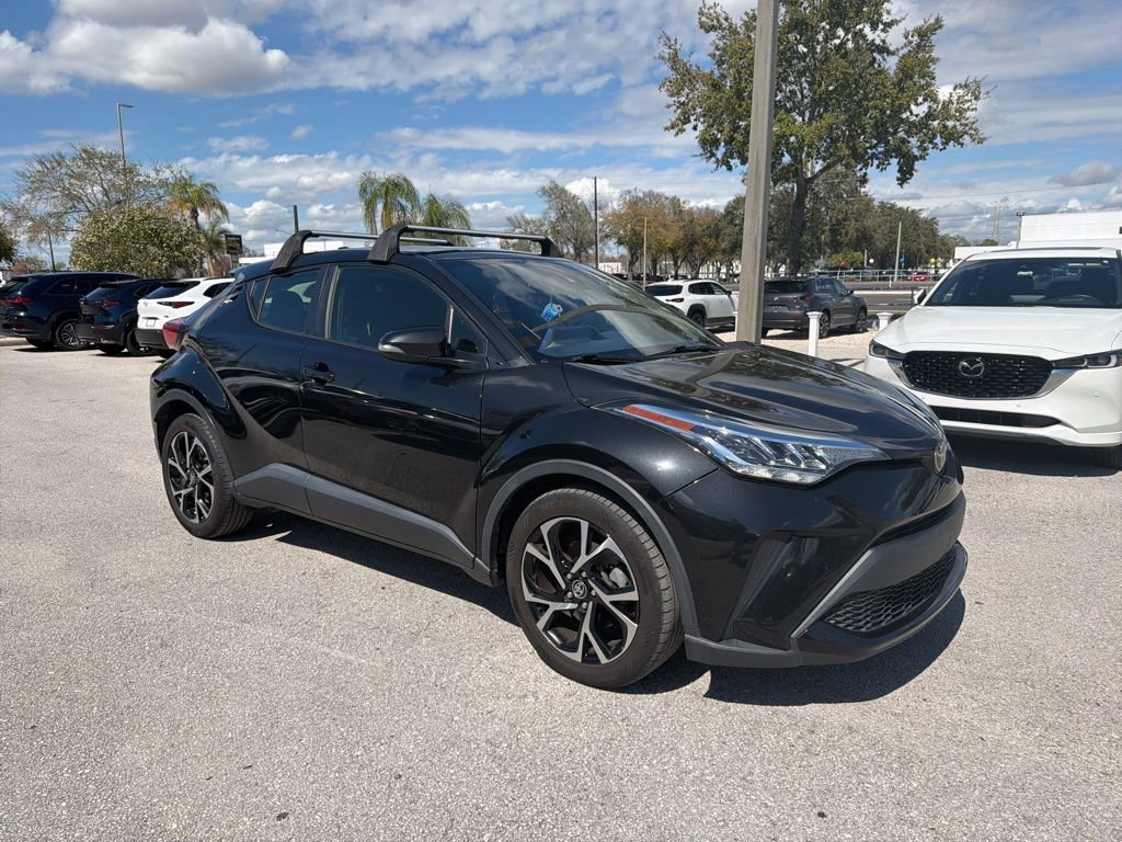Used 2020 Toyota C-HR XLE image 3