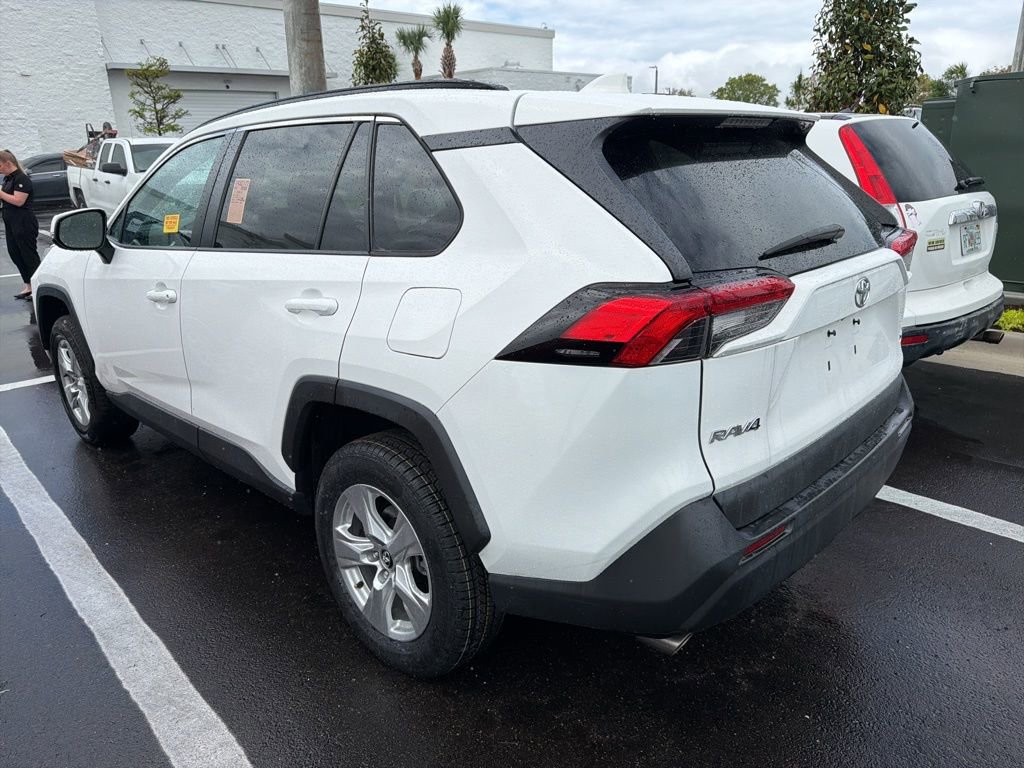 Used 2020 Toyota RAV4 XLE image 3