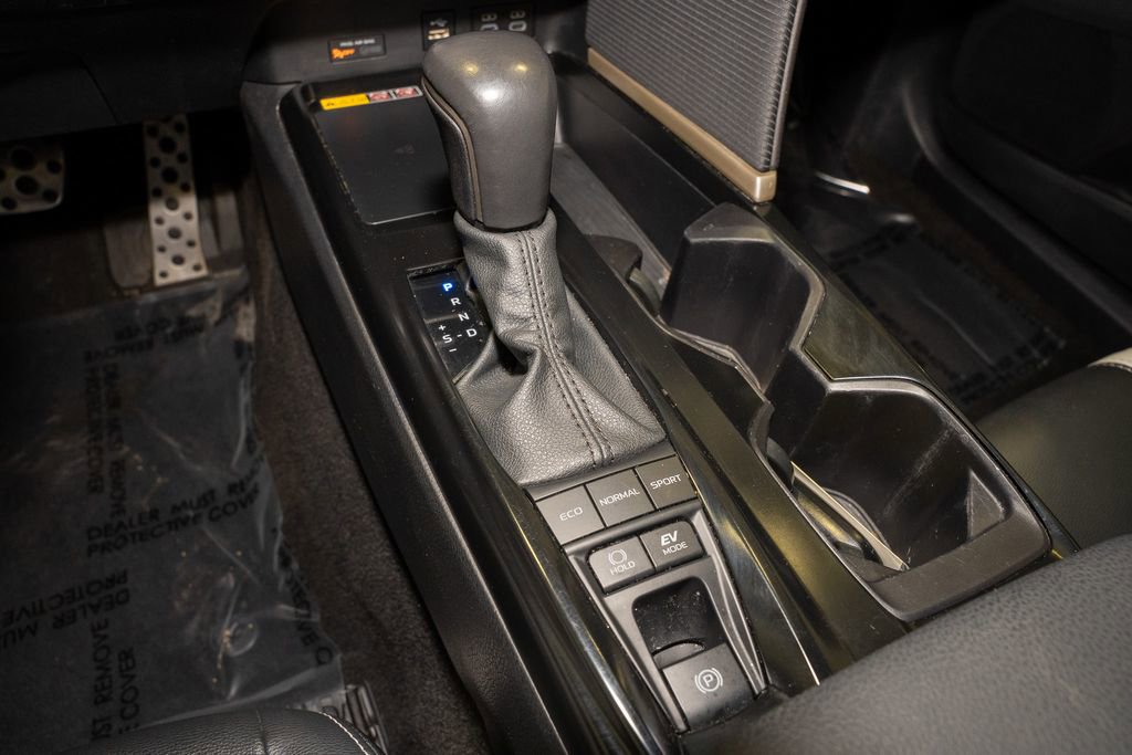 Used 2025 Toyota Camry SE image 15