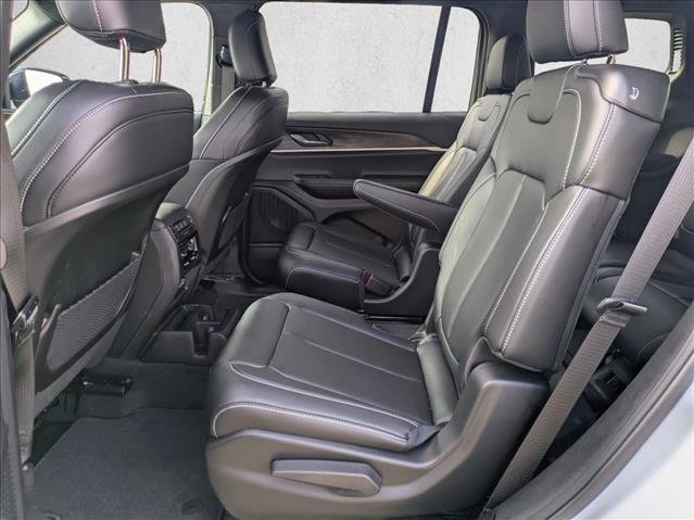 Used 2025 Jeep Grand Cherokee L Limited image 19