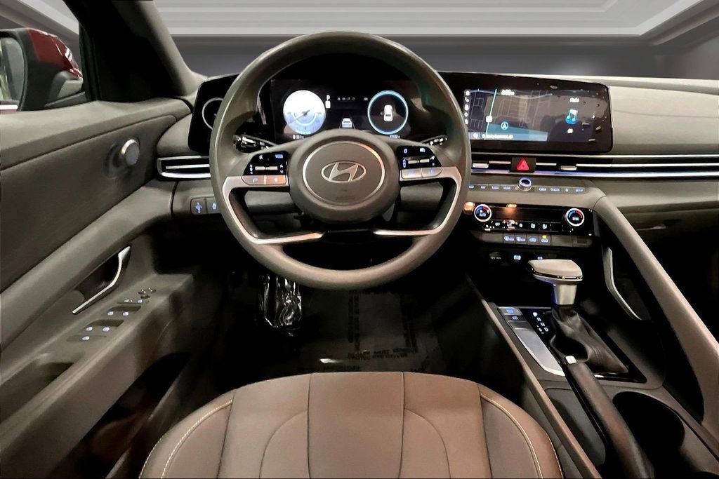 Used 2024 Hyundai Elantra SEL image 8