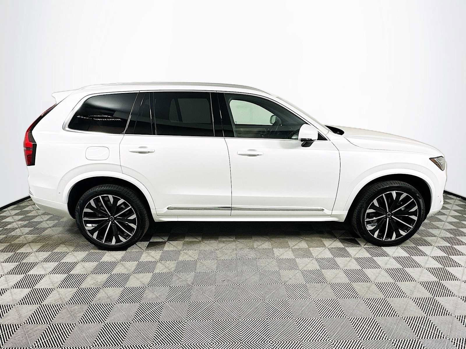 New 2026 Volvo XC90 B5 Plus image 8