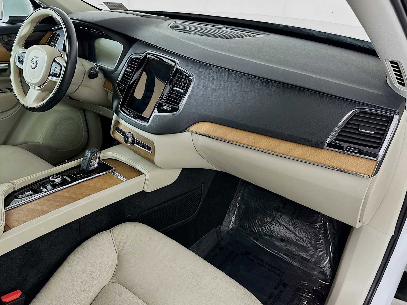 Certified 2021 Volvo XC90 T8 Inscription Expression w/ Advanced Package image 29