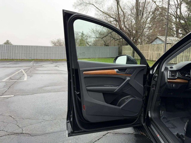 Certified 2023 Audi Q5 2.0T Premium w/ Convenience Package AWD/4WD image 17