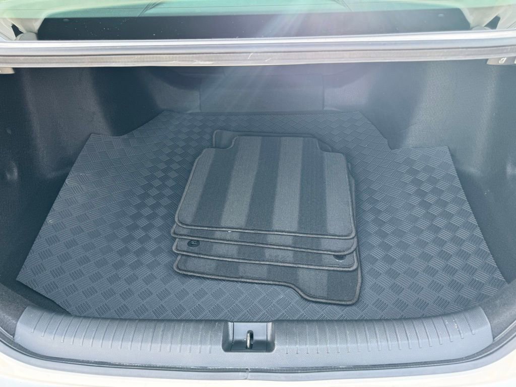 Used 2023 Honda Accord EX image 33