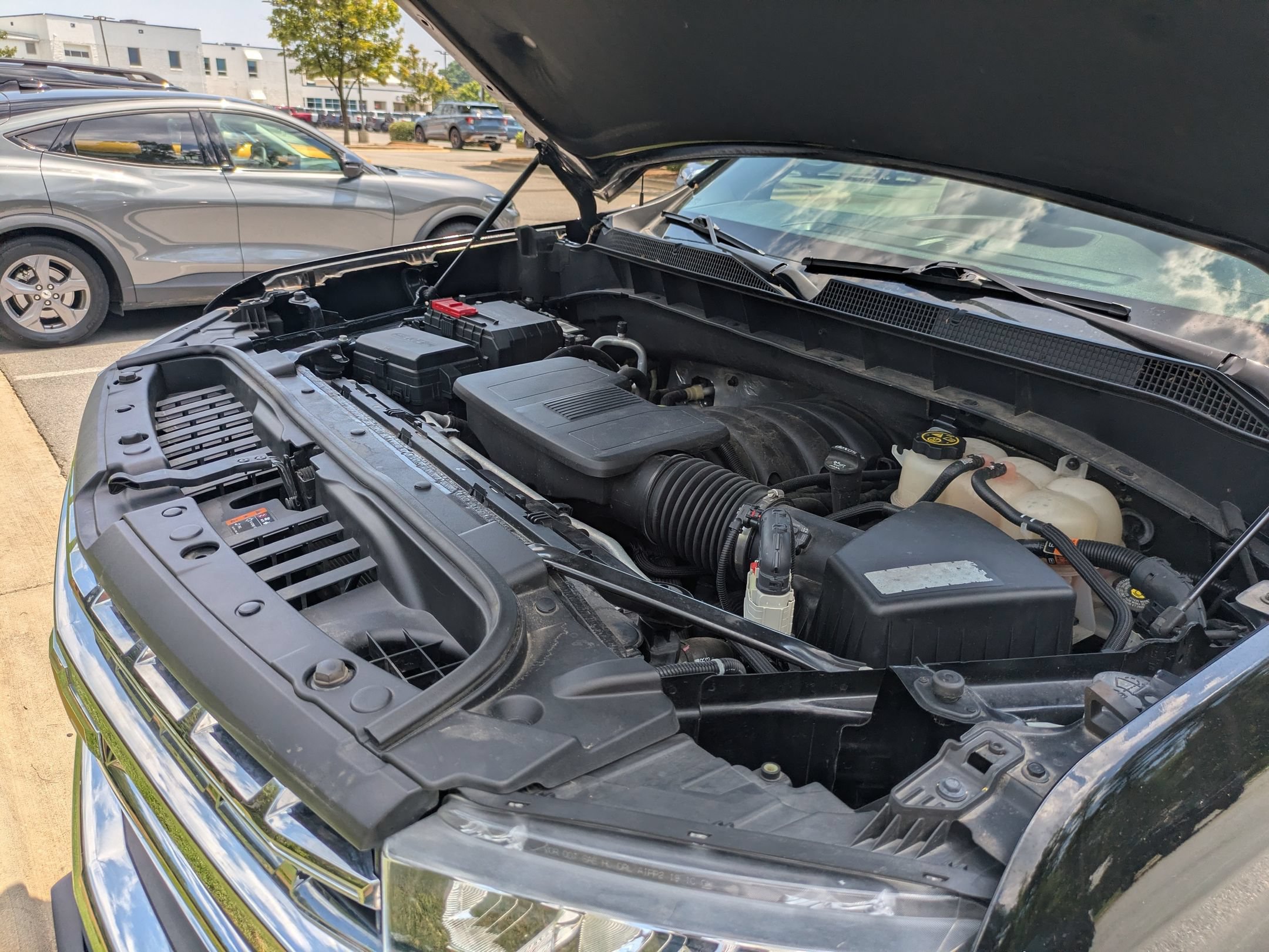 Used 2019 Chevrolet Silverado 1500 LT w/ All-Star Edition AWD/4WD image 36