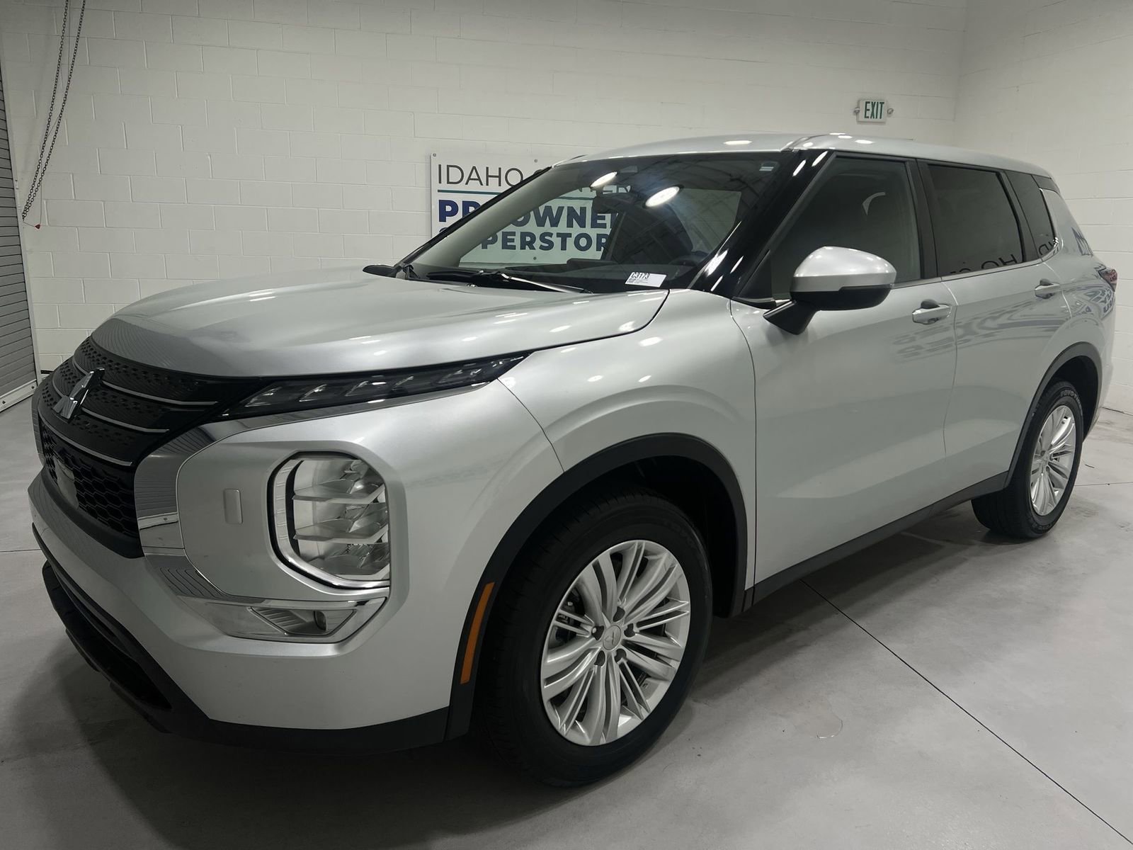 Used 2024 Mitsubishi Outlander ES AWD/4WD image 4