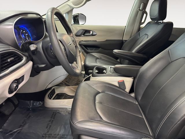 Used 2024 Chrysler Pacifica Touring-L AWD/4WD image 7