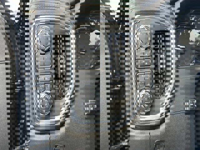 Used 2021 GMC Sierra 2500 AT4 w/ Gooseneck/5TH Wheel Package image 19