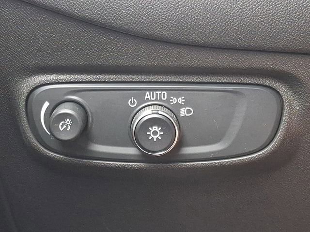 Certified 2021 Chevrolet Equinox LS w/ LS Convenience Package FWD image 24