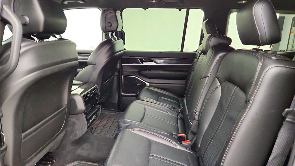 Used 2023 Jeep Wagoneer 4WD w/ Convenience Group I image 20