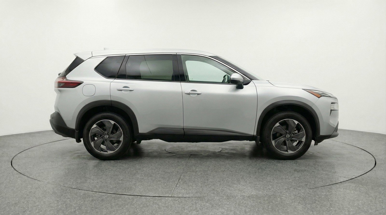 Used 2025 Nissan Rogue SV FWD image 11