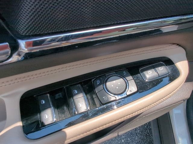 Used 2020 Lincoln Corsair Reserve FWD image 12