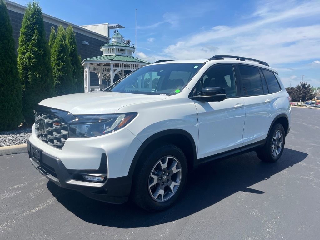 Used 2022 Honda Passport TrailSport image 2