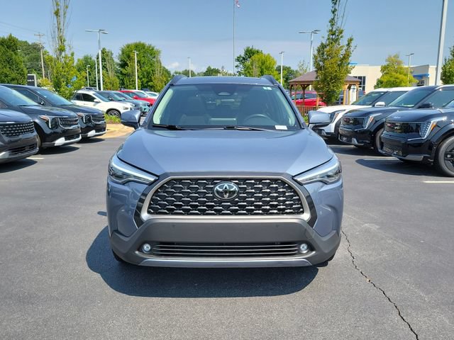 Used 2023 Toyota Corolla Cross XLE w/ Convenience Package FWD image 2