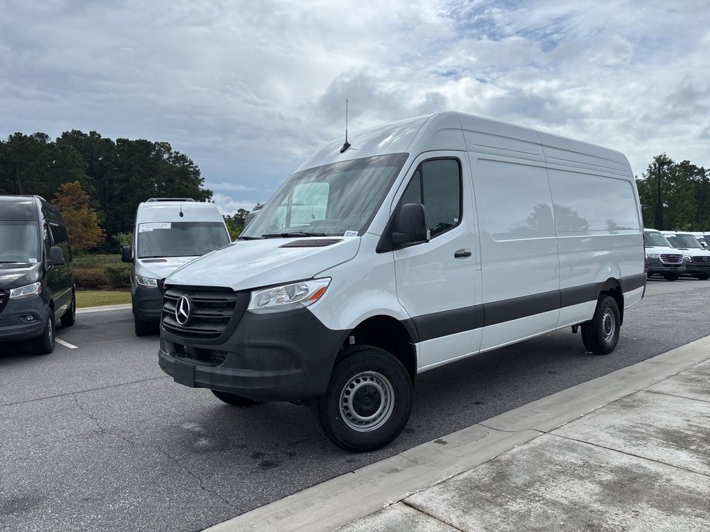 Used 2024 Mercedes-Benz Sprinter 2500 image 7