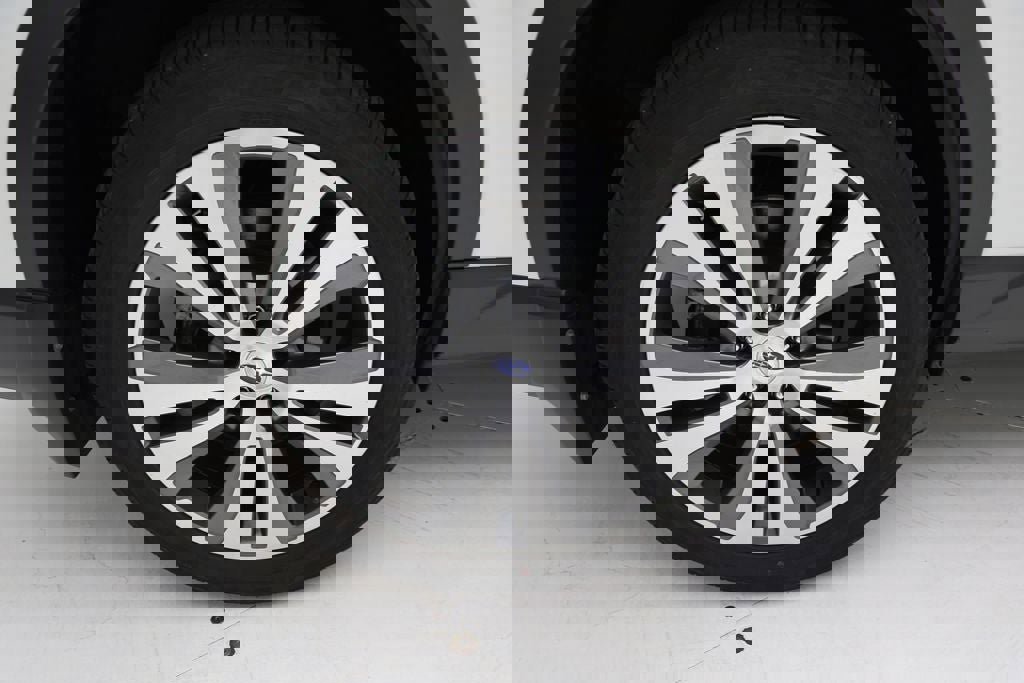 Used 2022 Subaru Ascent Limited w/ Technology Package image 10