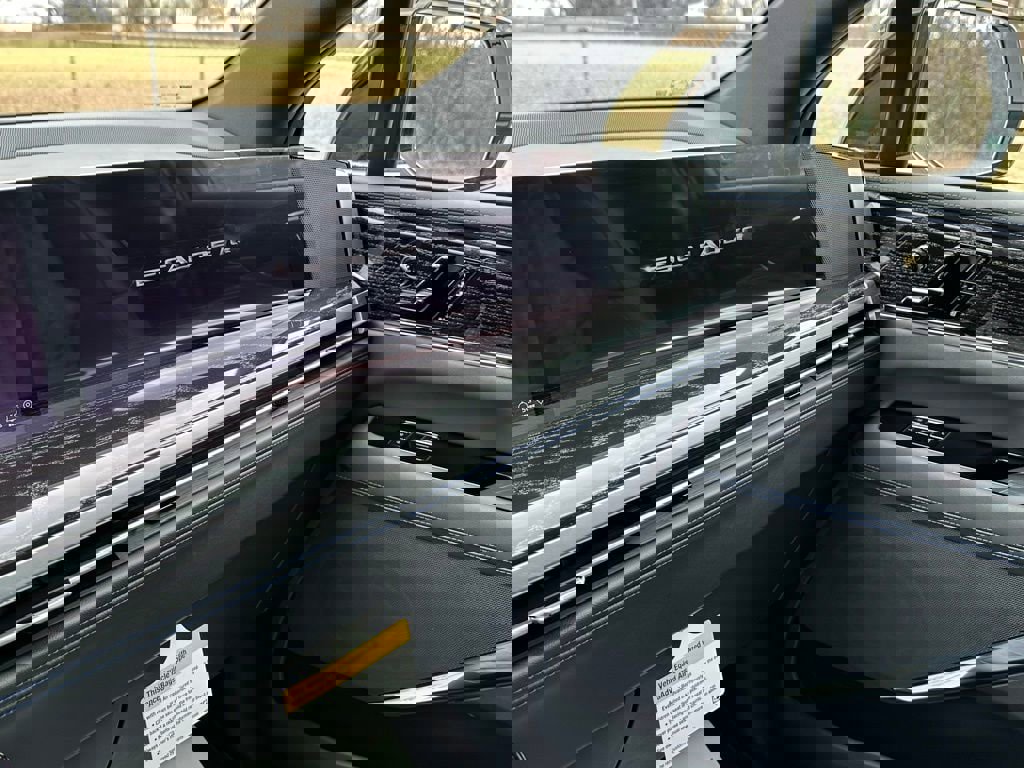 New 2025 Cadillac Escalade IQ Sport 1 w/ LPO, ONYX Package AWD/4WD image 39