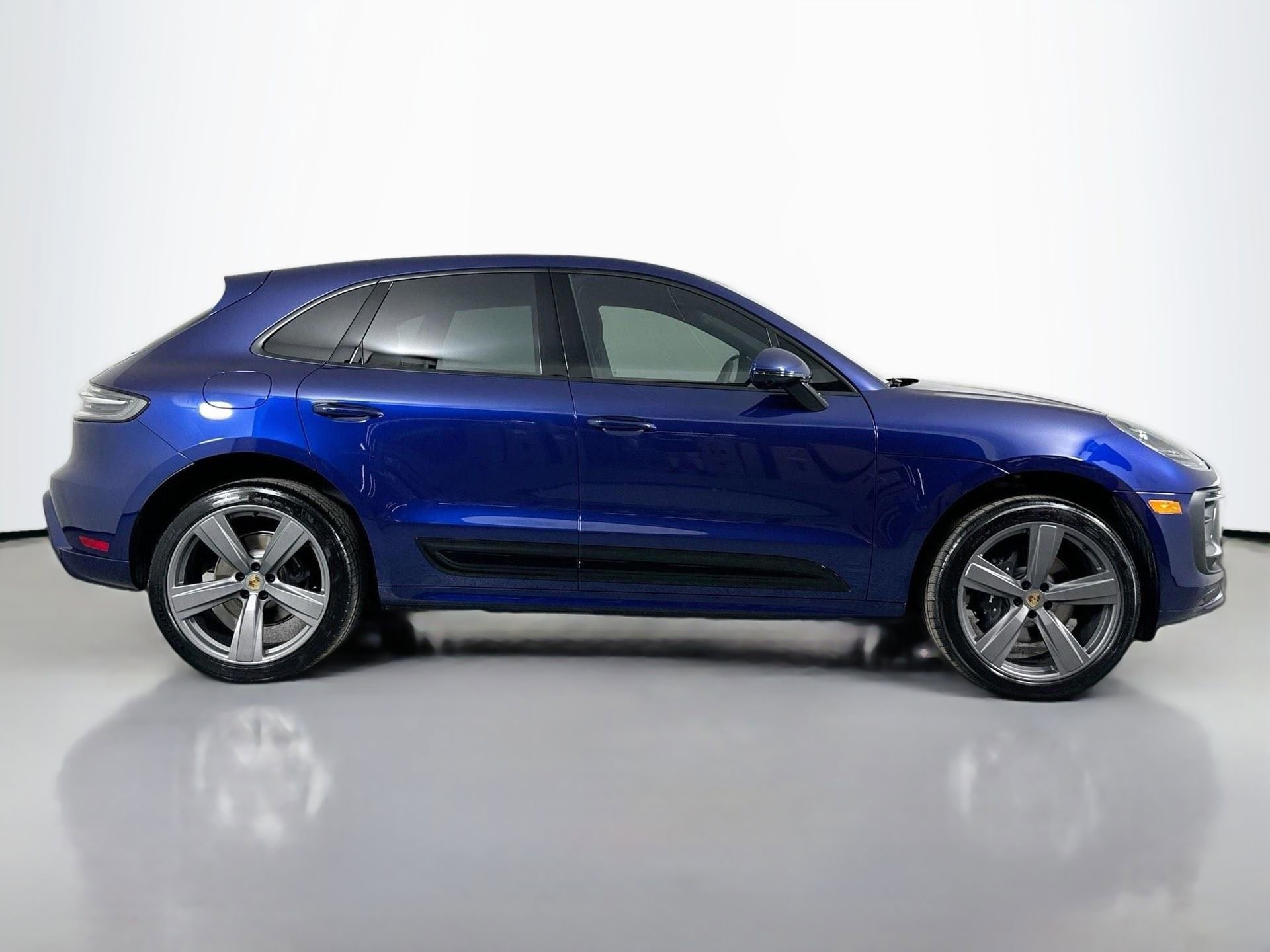 Certified 2026 Porsche Macan image 8