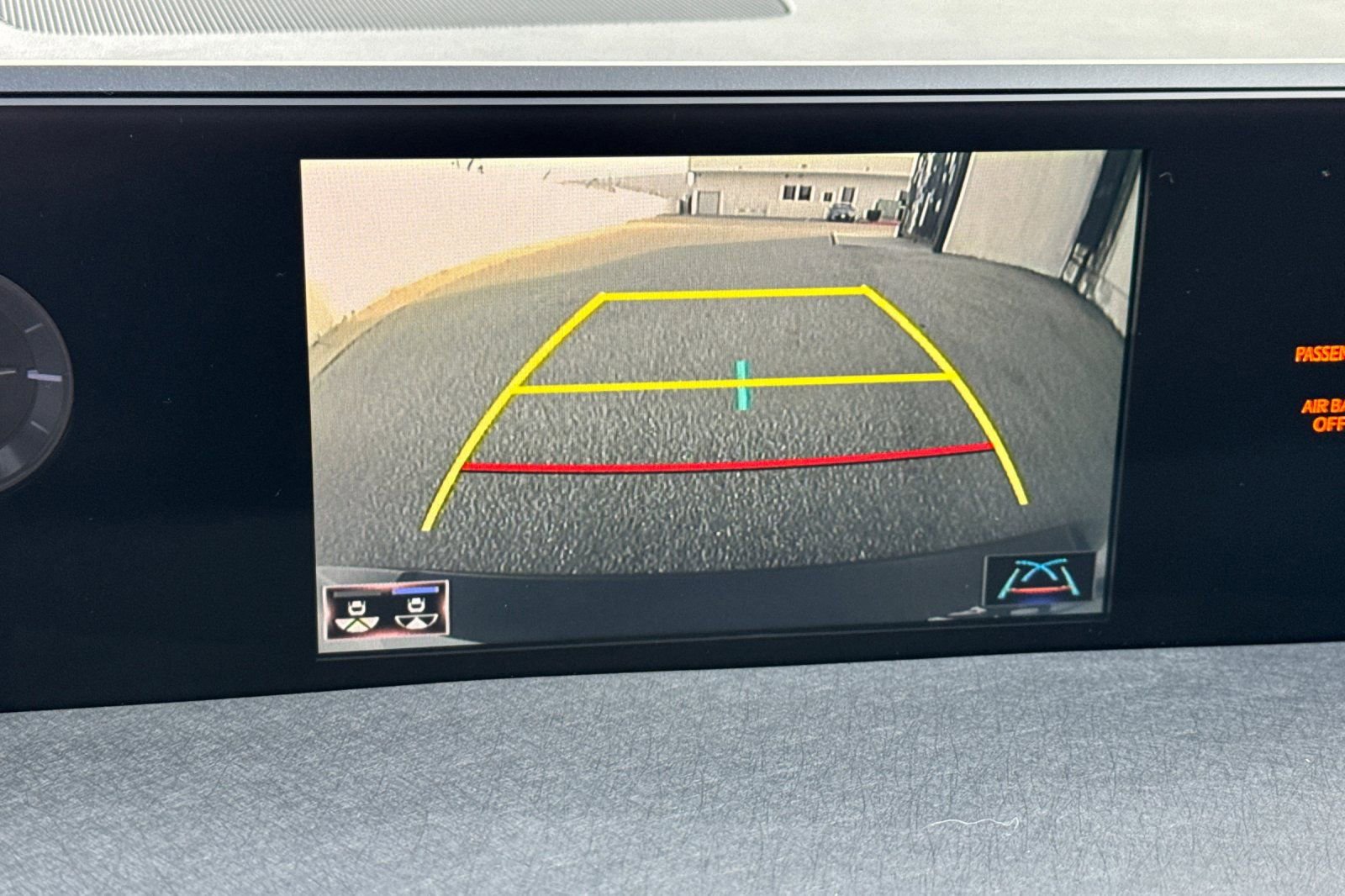 Used 2019 Lexus UX 200 image 18