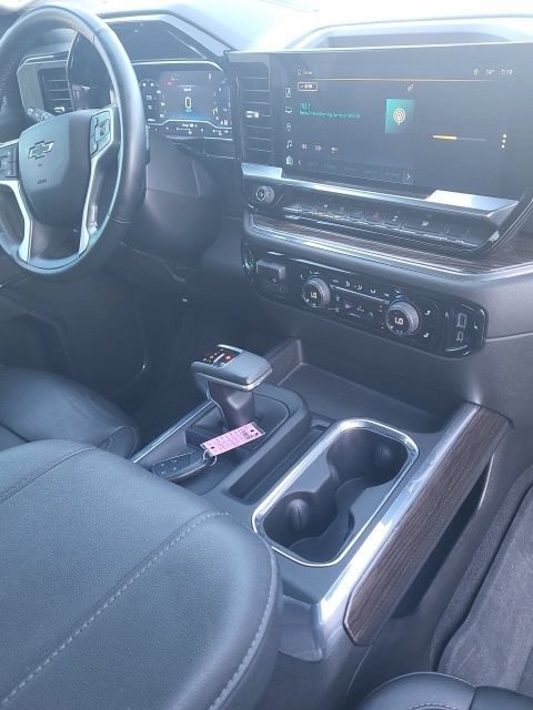 Used 2023 Chevrolet Silverado 1500 RST w/ Redline Edition AWD/4WD image 7