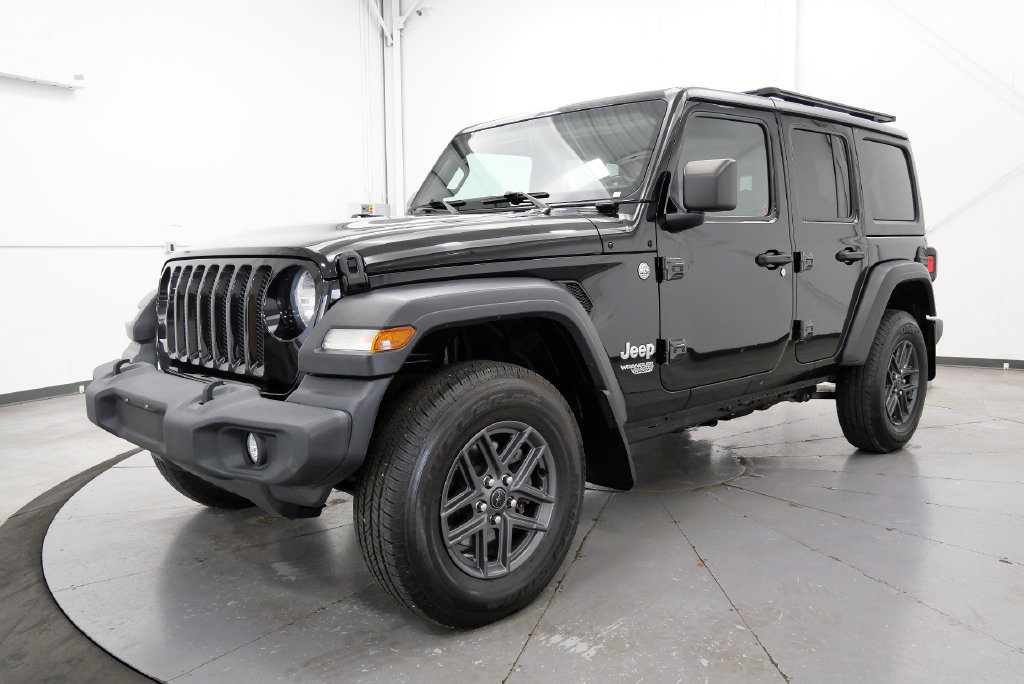 Used 2020 Jeep Wrangler Unlimited Sport w/ Technology Group AWD/4WD image 4