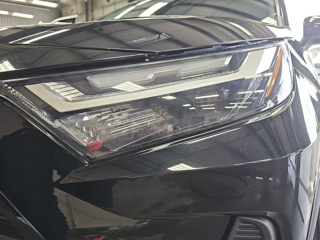 Used 2024 Toyota RAV4 XLE FWD image 31