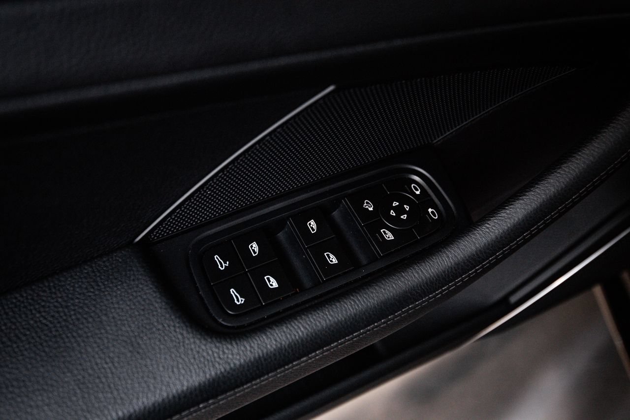 Certified 2023 Porsche Panamera Platinum Edition RWD image 22