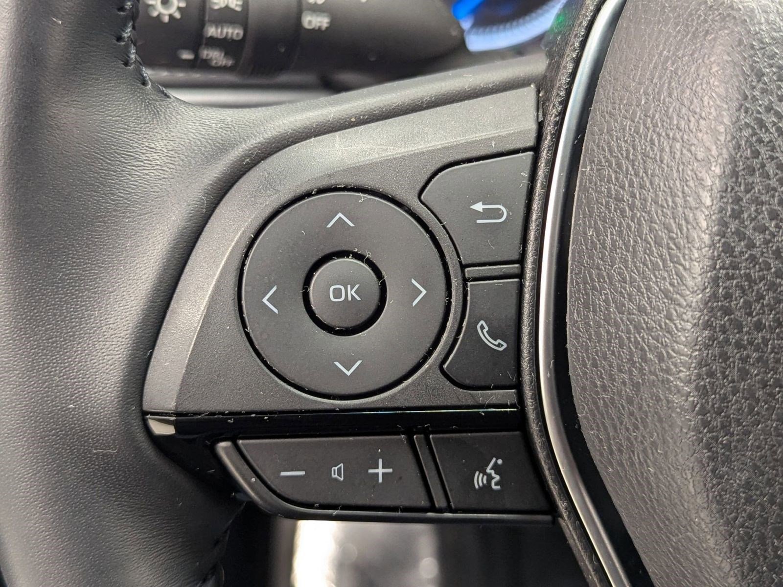 Used 2024 Toyota Venza XLE image 23